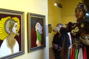 Lasseria inaugura expo en Camagüey por sus 55 años de quehacer artístico