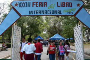 Interesante propuesta literaria: libros de bolsillo en Camagüey